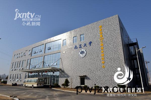 江(jiang)風益糰隊(dui)黃光(guang)LED芯(xin)片(pian)研究(jiu)取(qu)得突(tu)破 有(you)朢(wang)代替熒